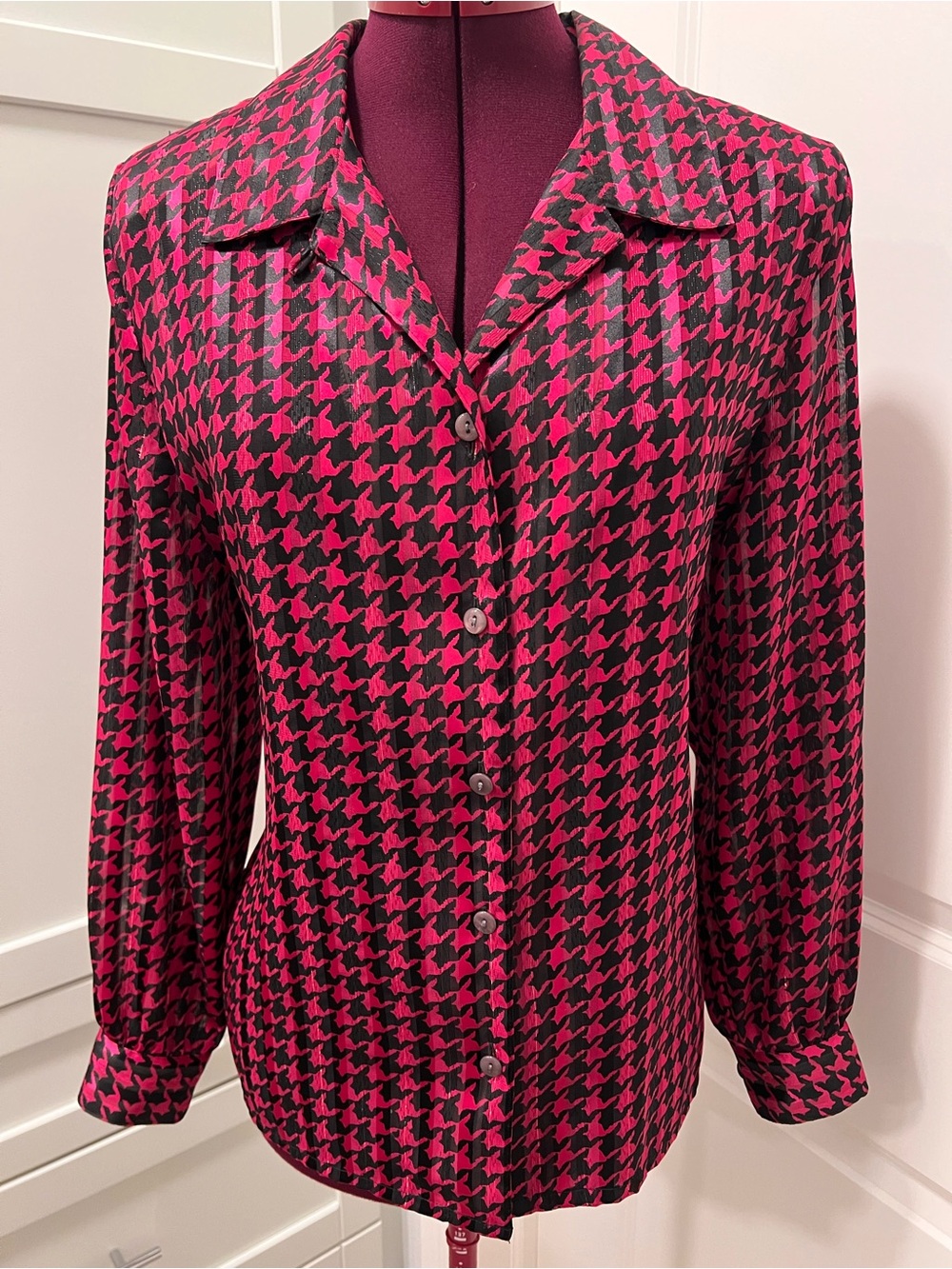 ALIA Glimmer Pink and Black Houndstooth Button-Down Blouse Size 10 Shoulder Pads